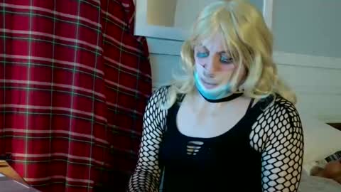 Snapshot of lisatime3 chatting on 03/14/26, 01:44 Lisa Love online show from 03/14/26, 01:44