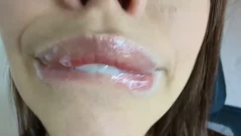 Lisbet online show from 10/22/25, 09:58