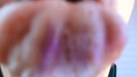 Lisbet online show from 10/24/25, 10:17