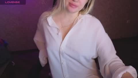 Snapshot of lisenok26 chatting on 05/01/26, 12:43 Anna online show from 05/01/26, 12:43