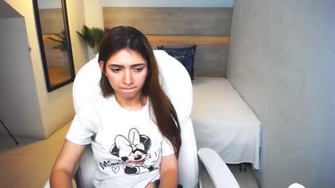 Liseth Fox online show from 12/20/24, 10:22