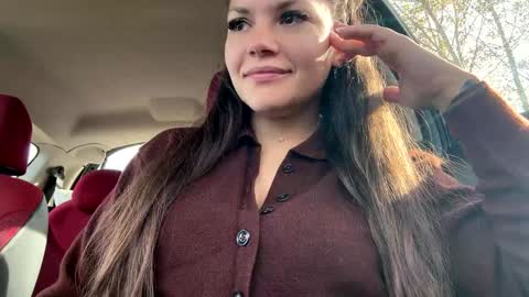 Lissa online show from 10/31/25, 09:21