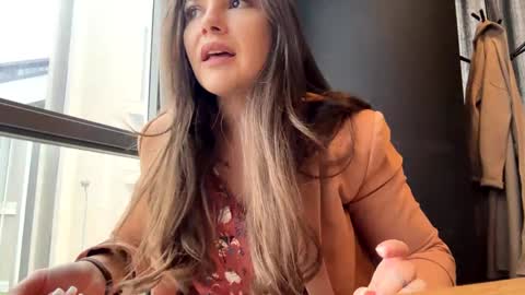 Lissa online show from 04/25/26, 09:45