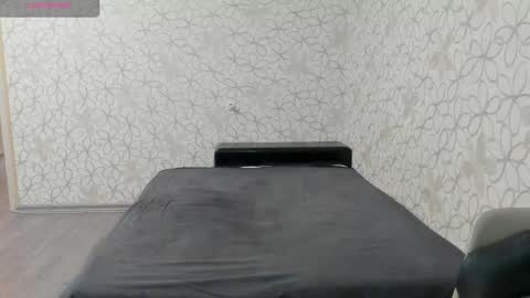 lissa_cristal_ online show from 11/26/25, 10:16