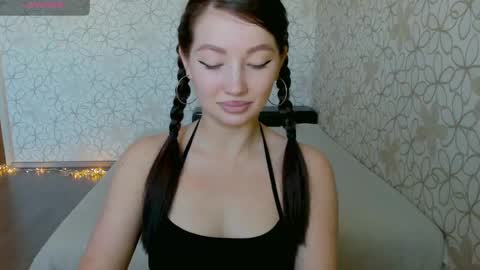 Snapshot of lissa_cristal_ chatting on 05/25/26, 09:59 lissa_cristal_ online show from 05/25/26, 09:59