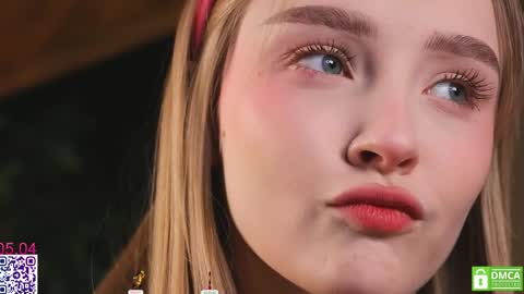 your Liza again. Next stream Dec. 1  at 2 or 3  GMT online show from 04/05/26, 09:28