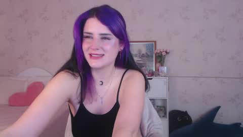 Snapshot of lissalucy chatting on 04/29/26, 07:56 Alice Dont forget to thumbs up its very important online show from 04/29/26, 07:56
