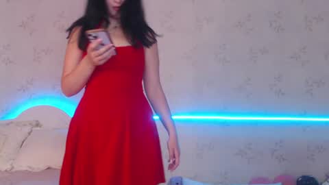 Snapshot of lissalucy chatting on 06/21/26, 08:17 Alice Dont forget to thumbs up its very important online show from 06/21/26, 08:17