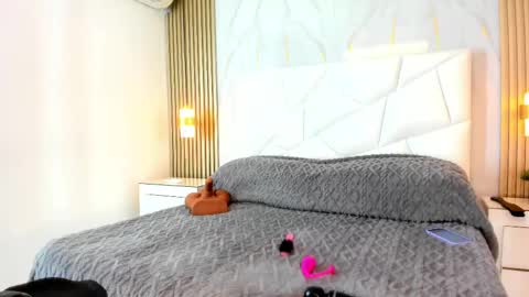 Lisseth Long  online show from 02/12/25, 05:37