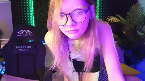 Lena online show from 10/07/25, 02:20