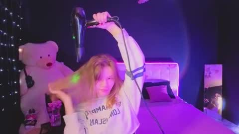 Lena online show from 11/26/25, 02:34