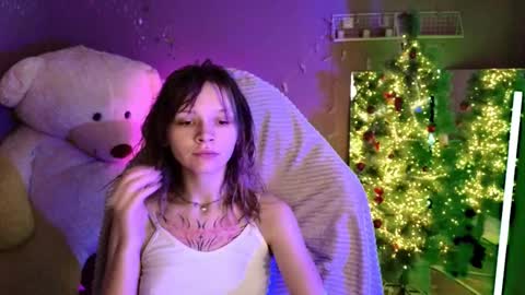 Lena online show from 12/17/25, 08:53