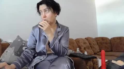 litisialove455 online show from 02/15/25, 08:44