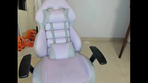 Danni online show from 12/23/24, 01:40