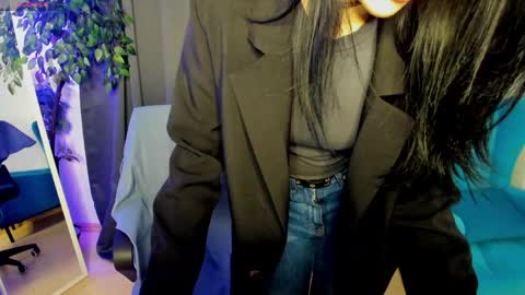 Isabel online show from 05/18/26, 01:35