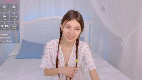 Snapshot of little__lunaa chatting on 04/20/26, 09:12 online show from 04/20/26, 09:12