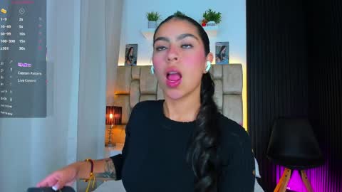 Sophie ---- connected from 1400 to 2100 Colombia time online show from 04/05/26, 08:28