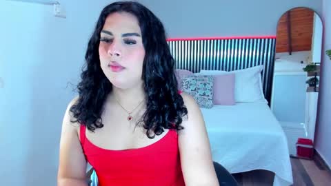 Snapshot of little_alli chatting on 05/28/26, 12:30 L I T T L E A L L I online show from 05/28/26, 12:30