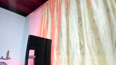 Aliciaparaisss online show from 04/08/26, 03:06