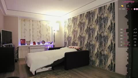 Birdy online show from 01/25/25, 01:41