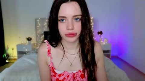 Snapshot of little_cuti1e chatting on 06/30/26, 10:27 Kathrine online show from 06/30/26, 10:27