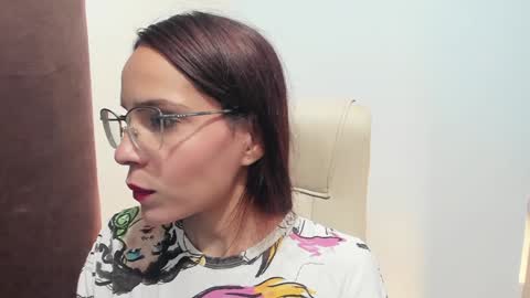 Help me reach 100 likes online show from 02/01/25, 07:02