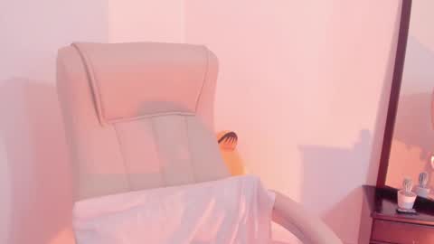 Help me reach 100 likes online show from 02/09/25, 07:09