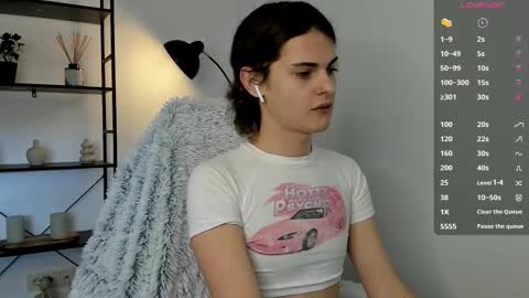 Snapshot of little_femb0y chatting on 02/18/26, 01:18 Daniel online show from 02/18/26, 01:18