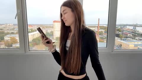 Viiola online show from 10/03/25, 07:16