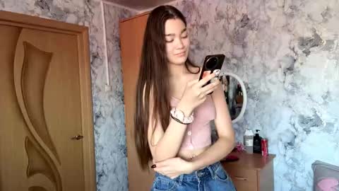 Viiola online show from 10/16/25, 04:24