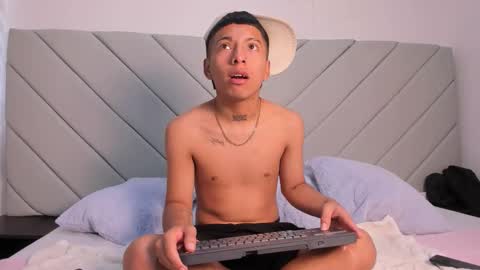 little_kris1 online show from 10/18/25, 12:28