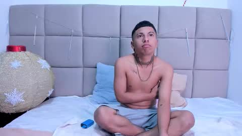 little_kris1 online show from 01/13/26, 12:32