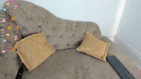 little_melanie online show from 02/26/25, 08:11