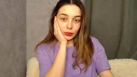 Snapshot of little_mia__ chatting on 12/20/24, 08:23 Mia   Im online every day 1530 PM in New York  2030 PM in London online show from 12/20/24, 08:23