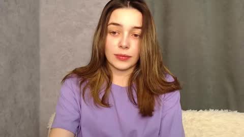 Snapshot of little_mia__ chatting on 12/23/24, 08:14 Mia   Im online every day 1530 PM in New York  2030 PM in London online show from 12/23/24, 08:14