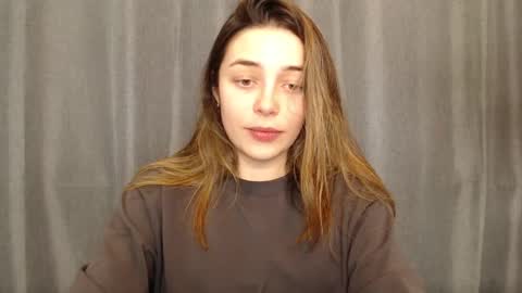 Snapshot of little_mia__ chatting on 01/20/25, 07:35 Mia   Im online every day 1530 PM in New York  2030 PM in London online show from 01/20/25, 07:35