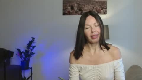 Nicole online show from 10/05/25, 11:19