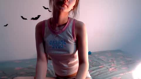 Snapshot of little_owlx chatting on 10/14/25, 10:21 Alice.. online show from 10/14/25, 10:21