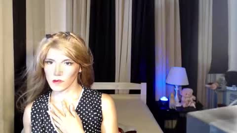 Snapshot of little_pauoie chatting on 01/11/26, 05:45 Pauoie online show from 01/11/26, 05:45