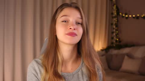 Kiki online show from 10/11/25, 03:54