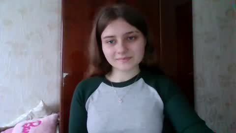 little_shygirl_ online show from 01/24/25, 08:44