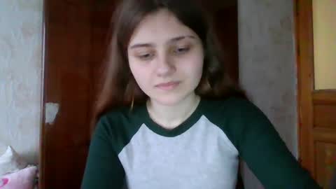 little_shygirl_ online show from 01/24/25, 11:48