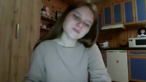 little_shygirl_ online show from 09/18/25, 03:41