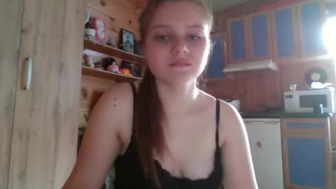 little_shygirl_ online show from 09/21/25, 04:14