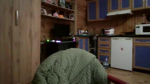 little_shygirl_ online show from 09/22/25, 12:56