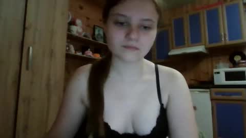 little_shygirl_ online show from 10/03/25, 04:09
