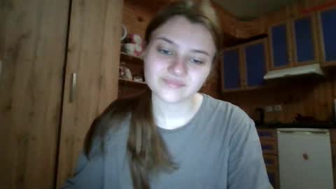 little_shygirl_ online show from 10/09/25, 04:10