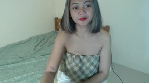 Snapshot of little_sunshine18 chatting on 05/23/26, 06:45 shine online show from 05/23/26, 06:45