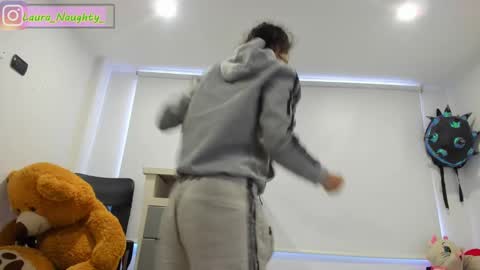 Snapshot of little_tatis chatting on 01/13/25, 08:48 Im Laura. buy my contentcompra mi contenido offline  online show from 01/13/25, 08:48