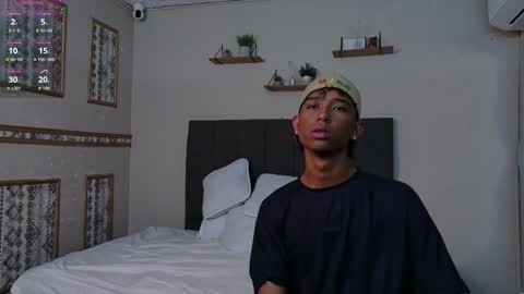 Snapshot of little_twink19x chatting on 02/27/26, 11:43 JESSAR online show from 02/27/26, 11:43